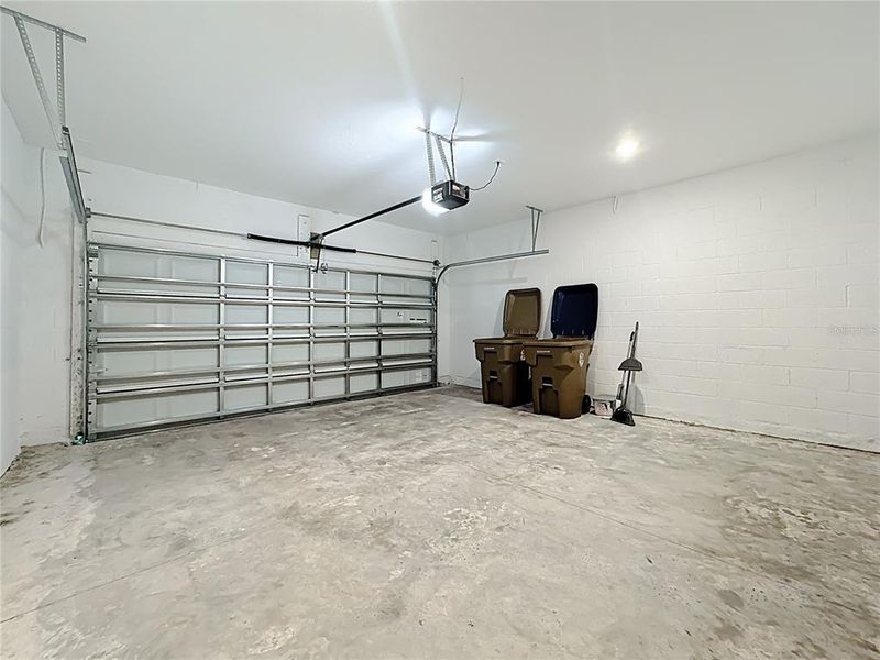 Spacious, unfurnished interior of a new home in , Kissimmee (Image 33).