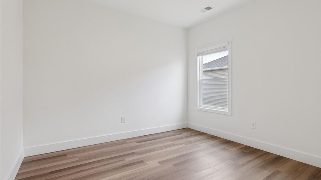Spacious, unfurnished interior of a new home in Millstone Village, Morristown (Image 12).