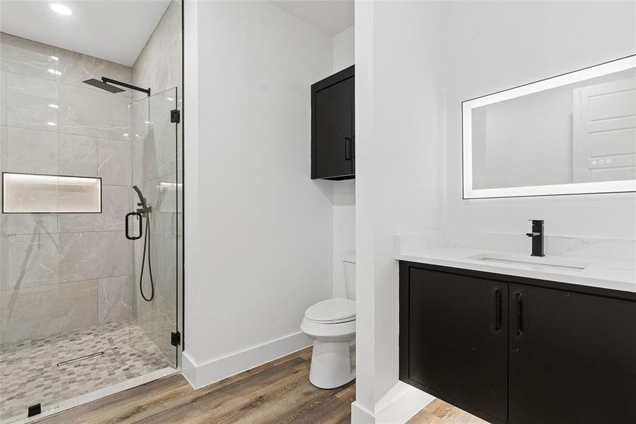 Furnished interior view inside a new home in , Dallas (Image 19).