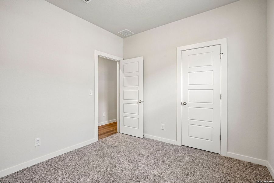 Spacious, unfurnished interior of a new home in Highland Ridge, San Antonio (Image 33). Spacious, unfurnished interior of a new home in Highland Ridge, San Antonio (Image 33).