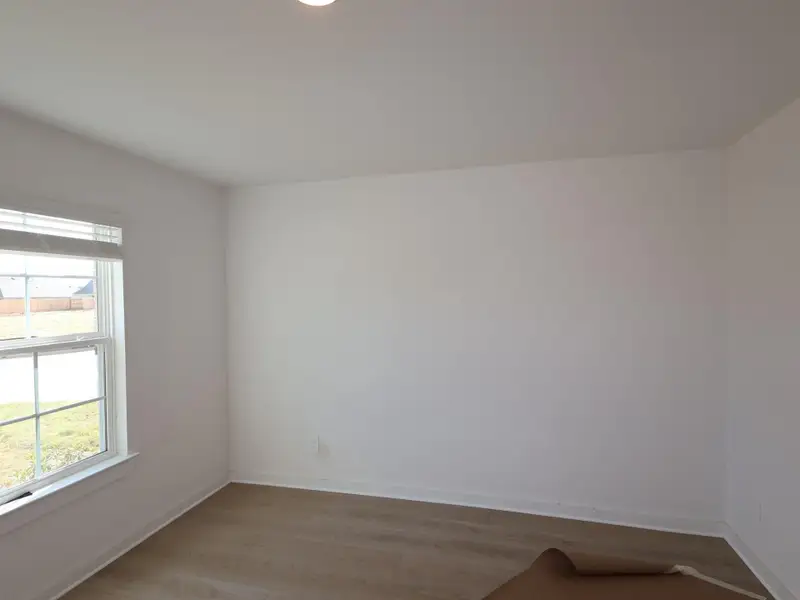 Spacious, unfurnished interior of a new home in Sorella, Tomball (Image 8).