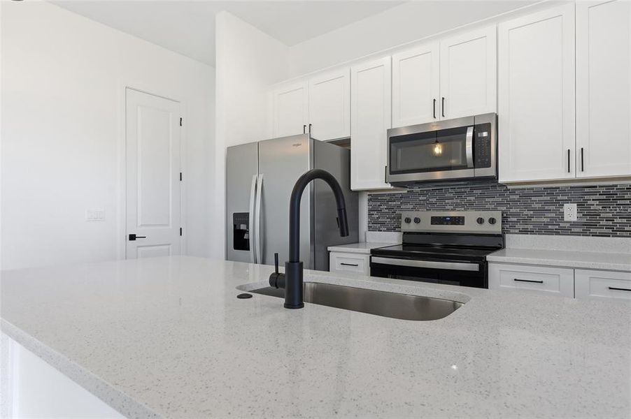 Furnished interior view inside a new home in , Ocklawaha (Image 8).