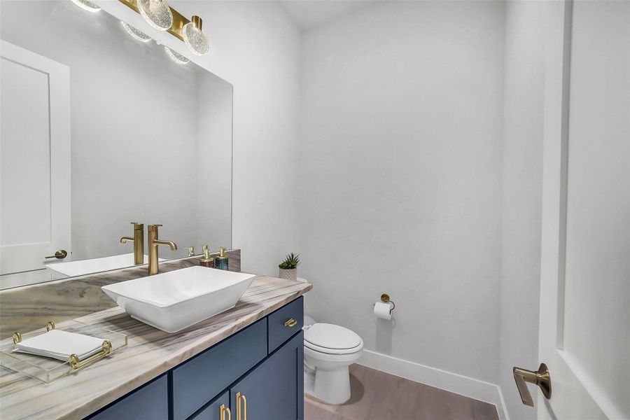 Furnished interior view inside a new home in Lakeview, Waller (Image 11).