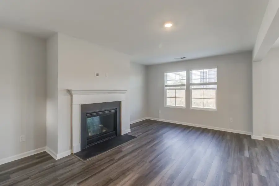 Spacious, unfurnished interior of a new home in Laurinton Farms, Hopkins (Image 17).