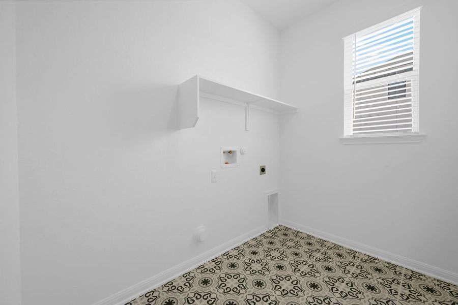 Spacious, unfurnished interior of a new home in Travisso Capri Collection, Leander (Image 14).