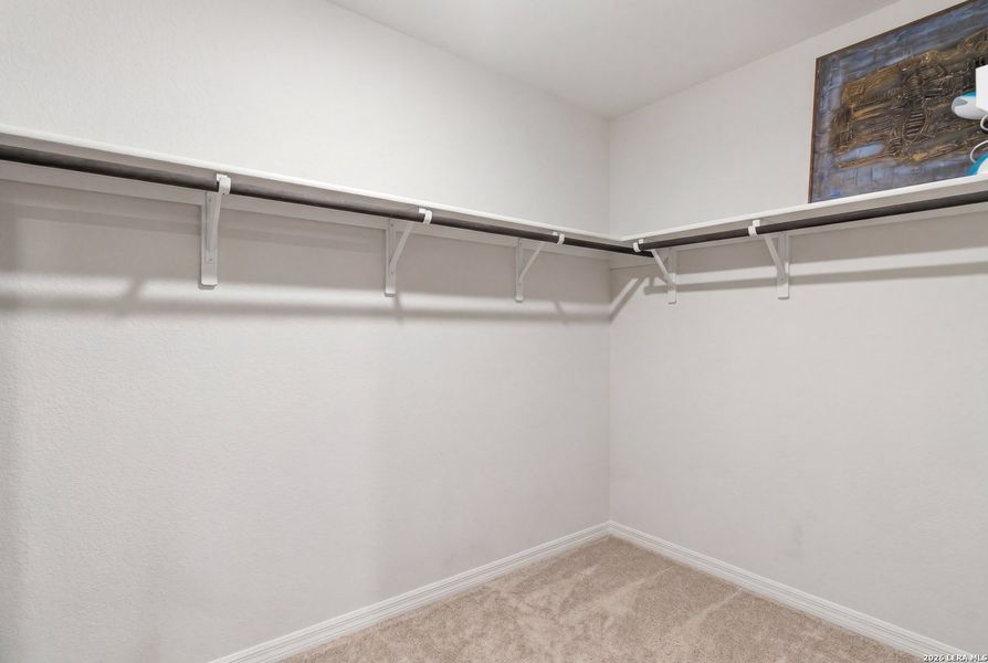Spacious, unfurnished interior of a new home in Langdon, San Antonio (Image 21).