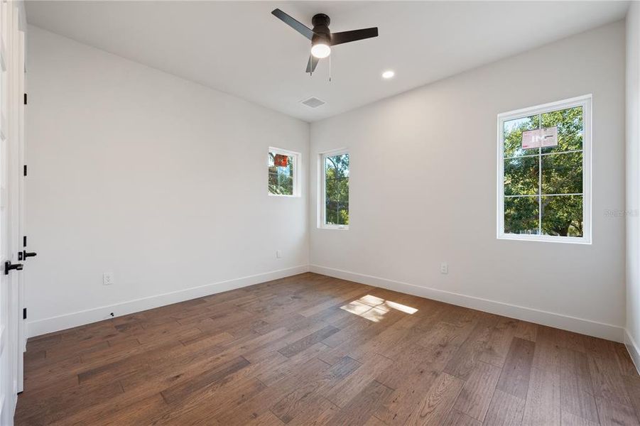 Spacious, unfurnished interior of a new home in , Winter Park (Image 20).