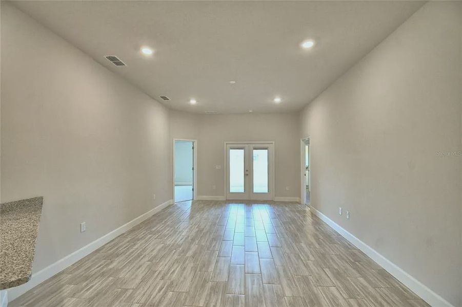 Spacious, unfurnished interior of a new home in Lake Juliana Estates, Auburndale (Image 19).