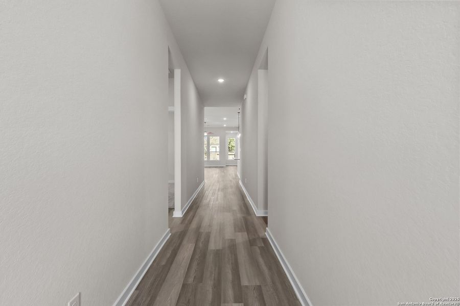 Spacious, unfurnished interior of a new home in Stillwater Ranch 45', San Antonio (Image 16).