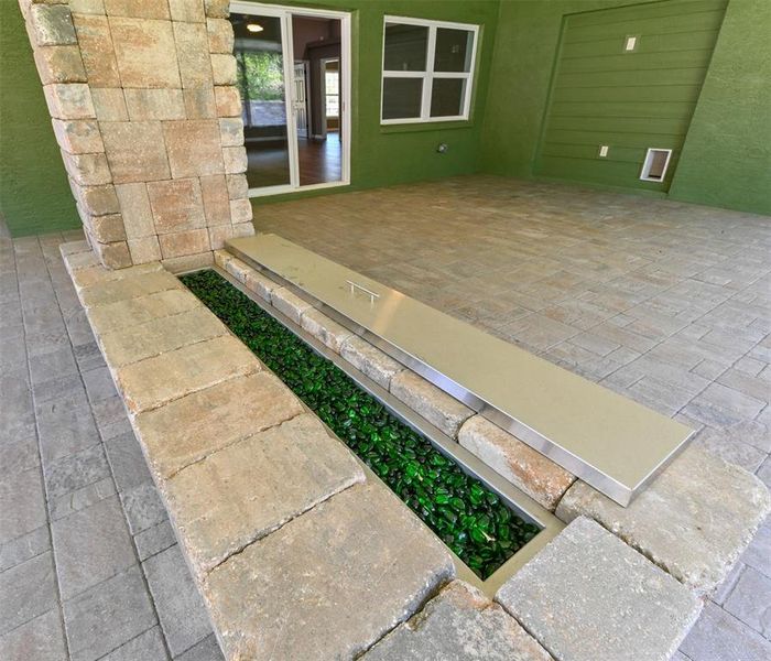 Exterior details and patio area of a home in , Lecanto (Image 4).