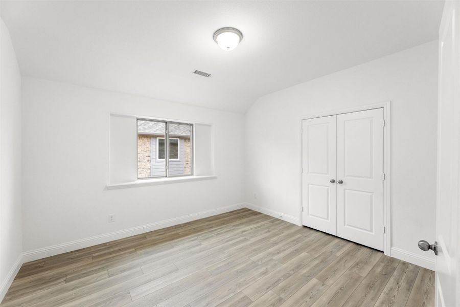 Spacious, unfurnished interior of a new home in Creekview Meadows, Pilot Point (Image 25).