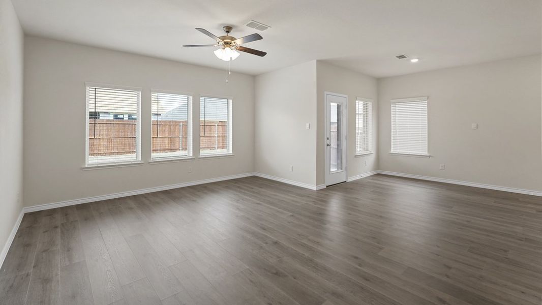 Spacious, unfurnished interior of a new home in Silverado, Aubrey (Image 5). Spacious, unfurnished interior of a new home in Silverado, Aubrey (Image 5).