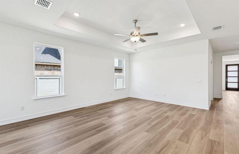 Expansive gathering room bathed in natural sunlight Expansive gathering room bathed in natural sunlight