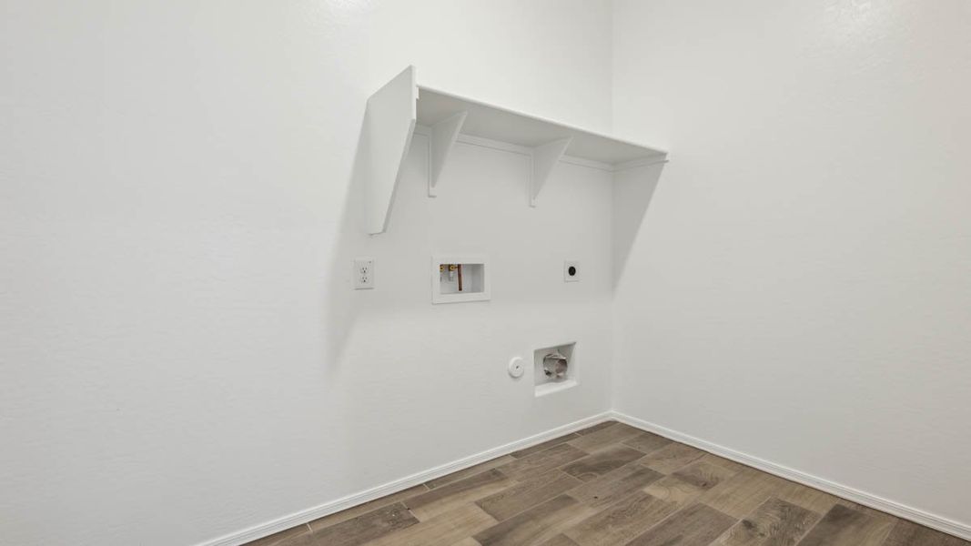 Representative unfurnished interior of a home built from the Puffin by D.R. Horton in Moonlight, Maricopa (Image 27).