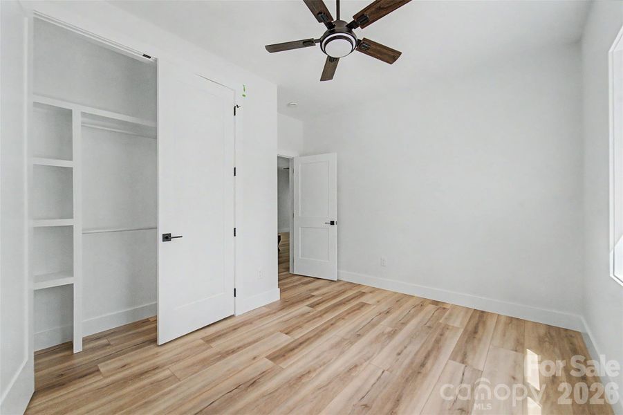 Spacious, unfurnished interior of a new home in , Franklin (Image 15).