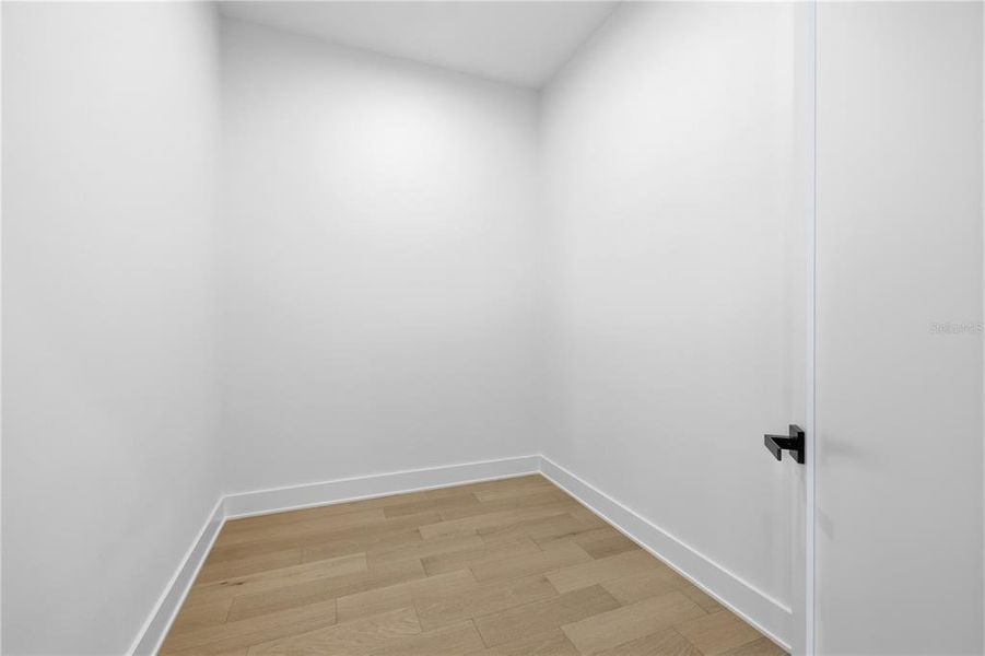 Spacious, unfurnished interior of a new home in , St. Petersburg (Image 22).