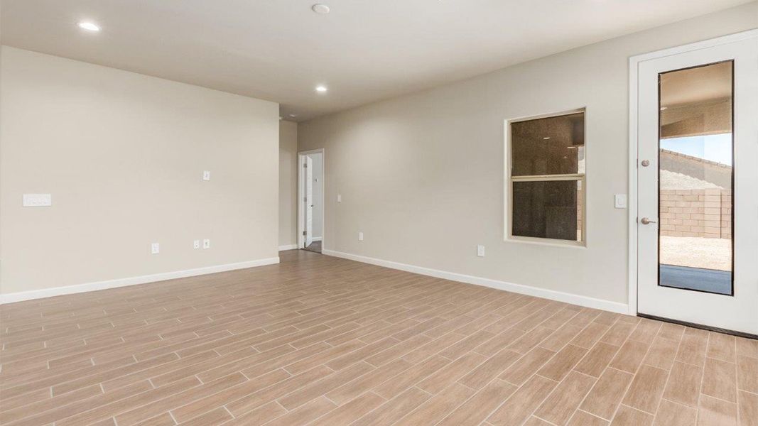Spacious, unfurnished interior of a new home in Sycamore Vista, Vail (Image 14).