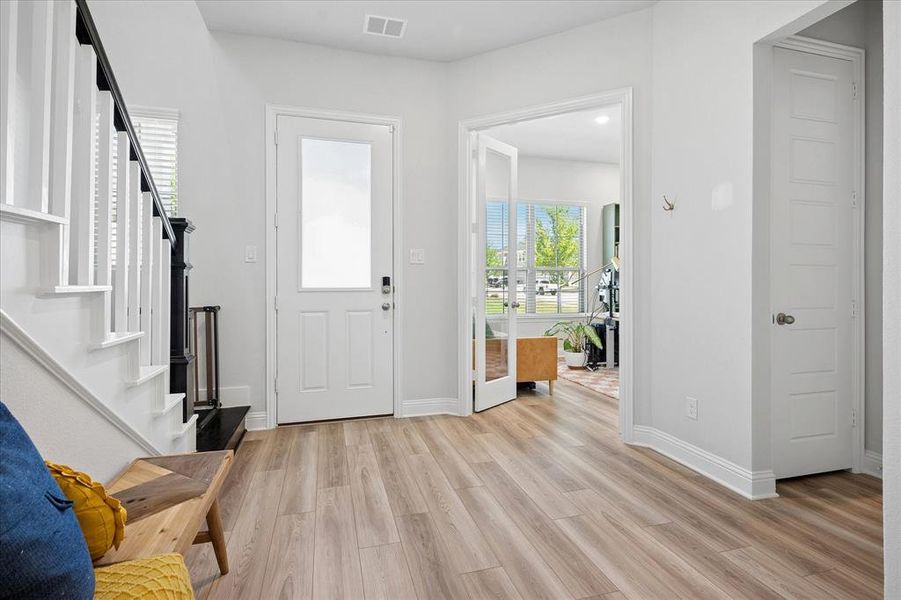 Spacious, unfurnished interior of a new home in Bayside, Rowlett (Image 23).