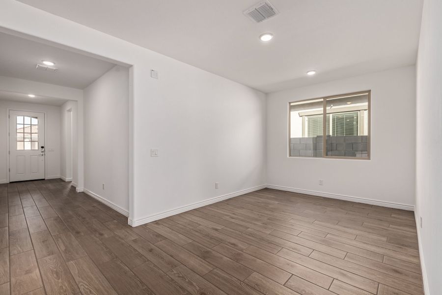 Spacious, unfurnished interior of a new home in Miravida, Surprise (Image 8).
