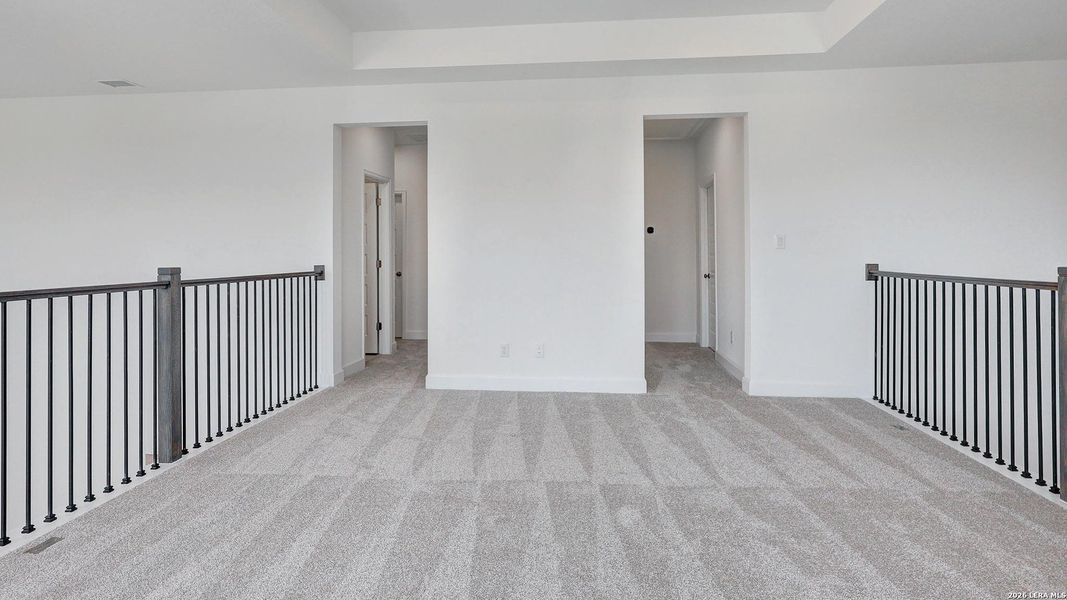 Spacious, unfurnished interior of a new home in Ladera, San Antonio (Image 27).