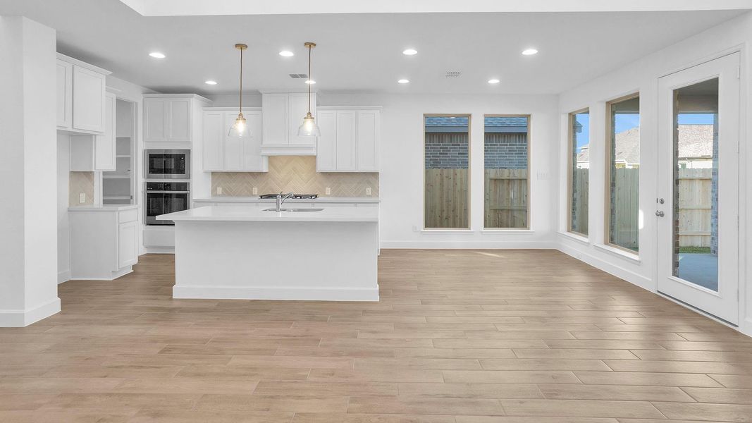 Spacious, unfurnished interior of a new home in Escondido 45', Magnolia (Image 12).