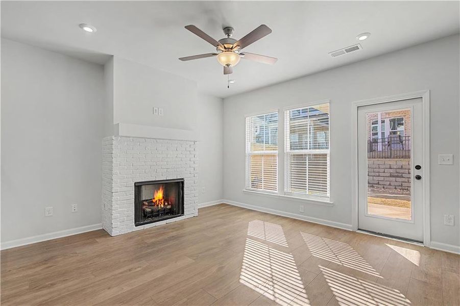 Spacious, unfurnished interior of a new home in Adler Springs, Powder Springs (Image 8).