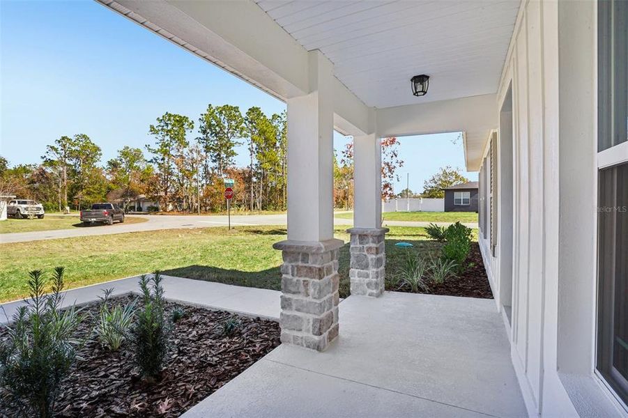 Exterior details and patio area of a home in , Ocala (Image 3). Exterior details and patio area of a home in , Ocala (Image 3).