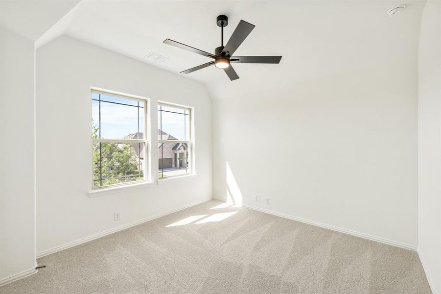 Spacious, unfurnished interior of a new home in Abe's Landing, Granbury (Image 17). Spacious, unfurnished interior of a new home in Abe's Landing, Granbury (Image 17).