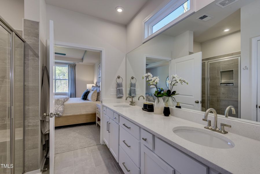 Jefferson_PrimaryBath_1