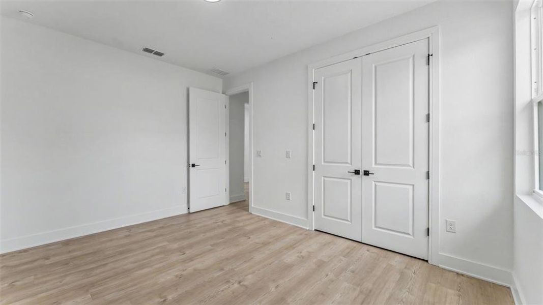 Spacious, unfurnished interior of a new home in , Davenport (Image 26).