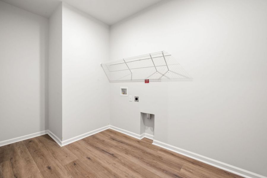 Spacious, unfurnished interior of a new home in Heartwood, Richmond Hill (Image 13).