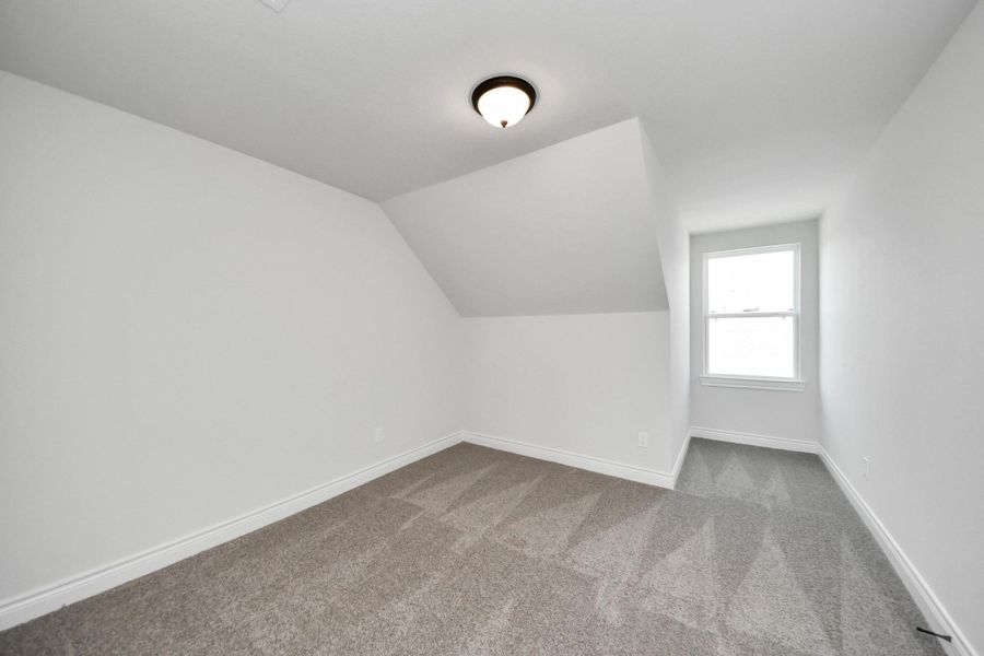 Spacious, unfurnished interior of a new home in Lexington Heights, Willis (Image 35).
