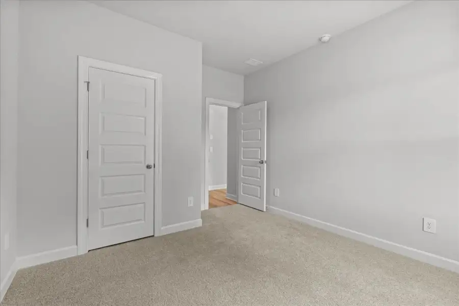 Spacious, unfurnished interior of a new home in Creek Ridge - Signature Collection, Spartanburg (Image 15).
