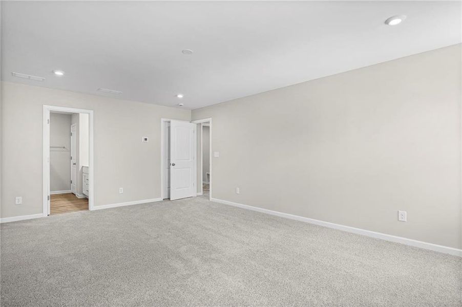 Spacious, unfurnished interior of a new home in Sage Woods, Dallas (Image 27).