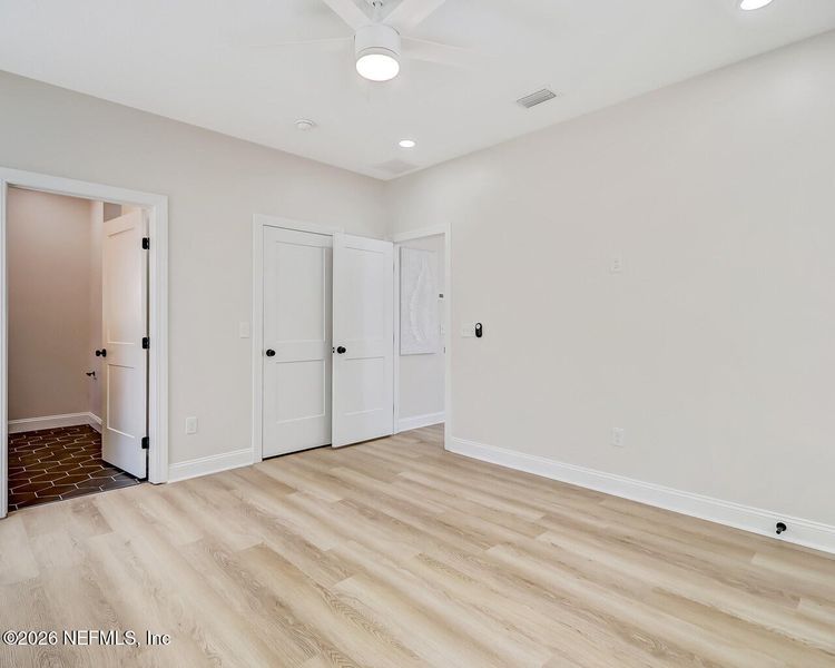 Spacious, unfurnished interior of a new home in , Jacksonville (Image 28).