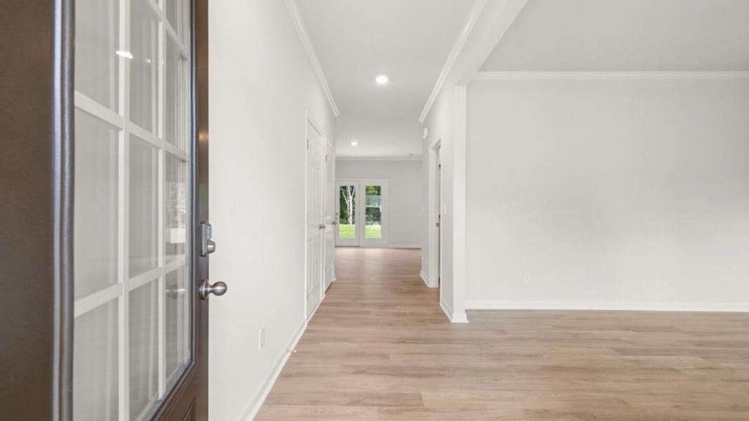 Spacious, unfurnished interior of a new home in Lost Creek, Dallas (Image 17).