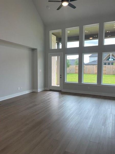 Spacious, unfurnished interior of a new home in Garden Glen at Clopton Farms, Montgomery (Image 13).