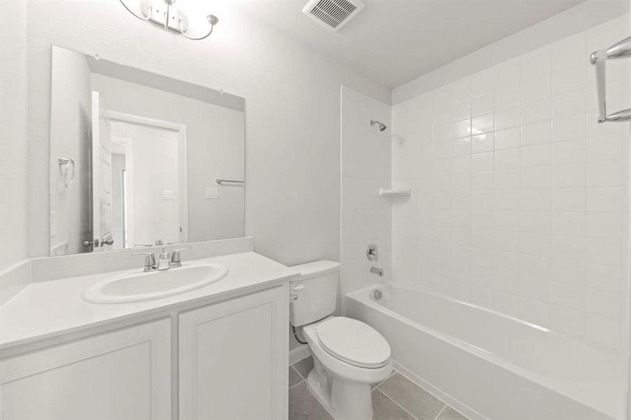 16-475-shady-square-lavon-tx-full-bathroom