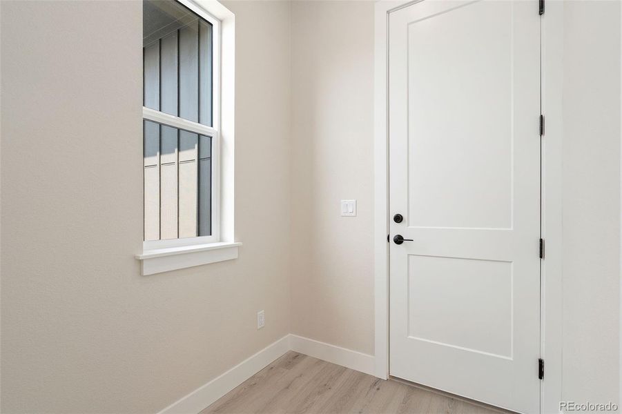 Spacious, unfurnished interior of a new home in Kitchel Lake at Serratoga Falls, Timnath (Image 14).