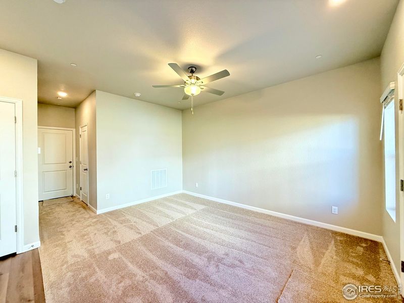 Spacious, unfurnished interior of a new home in Johnstown Village, Johnstown (Image 18).