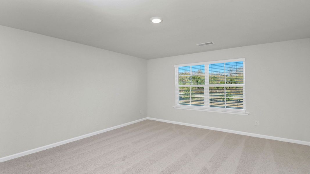 Spacious, unfurnished interior of a new home in Gates Village, Lugoff (Image 15).