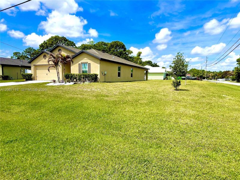 Exterior details and patio area of a home in , Port St. Lucie (Image 4). Exterior details and patio area of a home in , Port St. Lucie (Image 4).