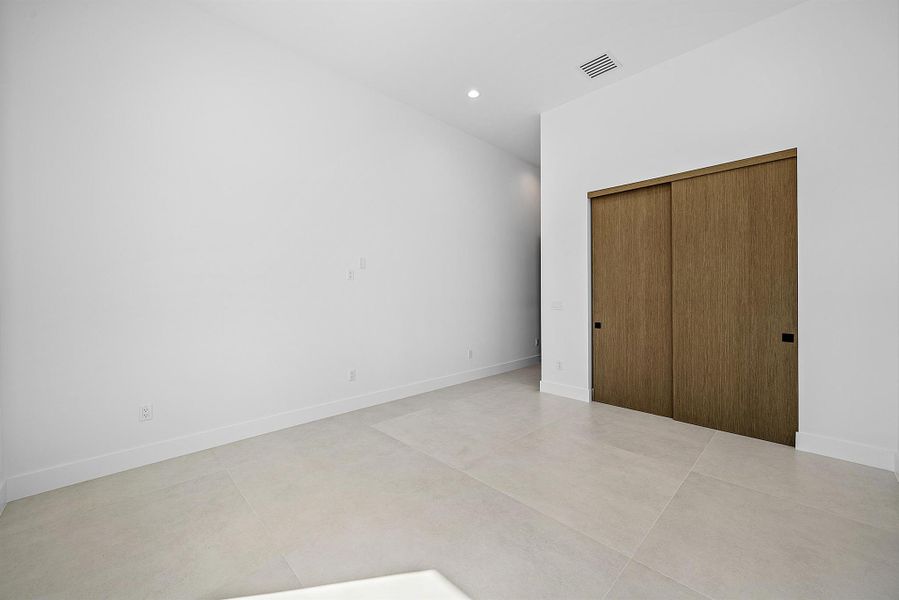Spacious, unfurnished interior of a new home in , Wellington (Image 43).