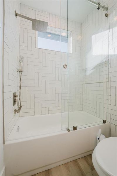 Furnished interior view inside a new home in , Sarasota (Image 37).