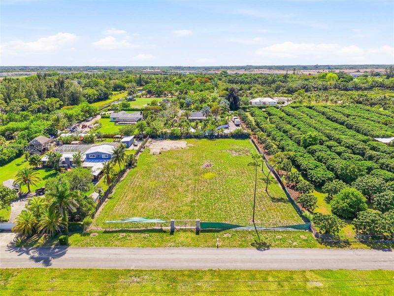 Natural landscape and outdoor views near in Homestead (Image 8). Natural landscape and outdoor views near in Homestead (Image 8).