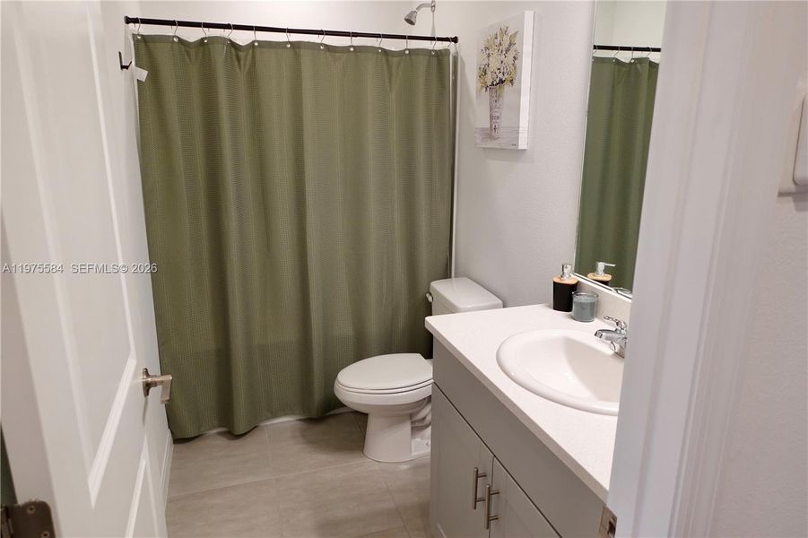 Furnished interior view inside a new home in , Kissimmee (Image 18).