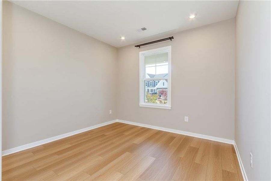 Spacious, unfurnished interior of a new home in Sweetbay Farm, Lawrenceville (Image 42).