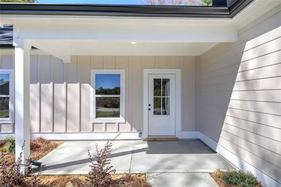 Exterior details and patio area of a home in , Dallas (Image 4).
