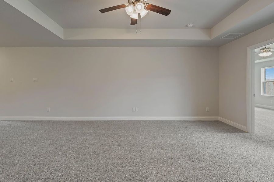 Spacious, unfurnished interior of a new home in Grand Oaks Reserve, Cleveland (Image 15).