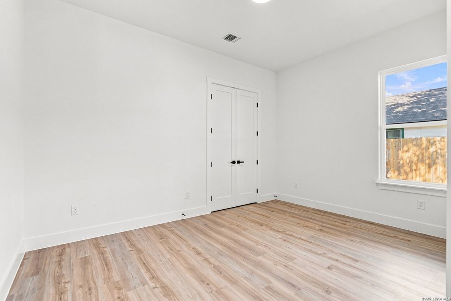 Spacious, unfurnished interior of a new home in , San Antonio (Image 16).